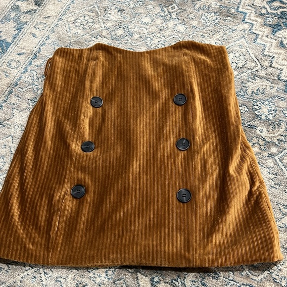 Skirt - Picture 1 of 3